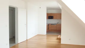Expose Sonnige 3-Zimmer Dachgeschoßwohnung mit Terrasse in U-Bahn-Nähe (U3)
