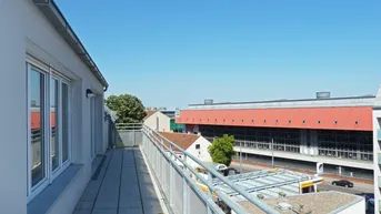 Expose Exklusive 3-Zimmer-Dachgeschosswohnung mit toller Terrasse in U-Bahn-Nähe (befristet vermietet)