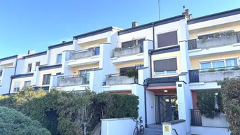 Expose Bright Furnished 3-Room Apartment with Balcony