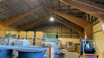 Expose K3 - neuwertige Lagerhalle Nähe Freilassing / Salzburg mit 2 großen Toren zu vermieten !!!