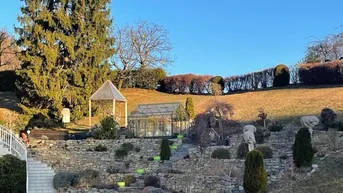 Expose TOP Angebot - exklusive Villa mit Swimmingpool, Weinkeller, Gästehaus etc.