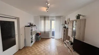 Expose ++schöne, saubere ETW mit Loggia und Auto-Abstellplatz in guter Lage**
