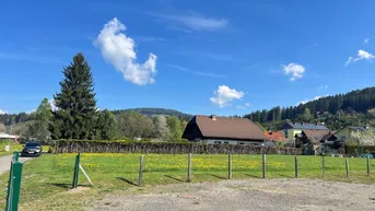 Expose Baugrund in Grünlage mit sonnigen Ausblick
