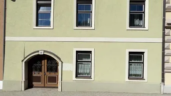 Expose stilvolles Stadthaus in zentraler Lage mit Garten und mehreren, vermietbaren Wohnungen und Büros