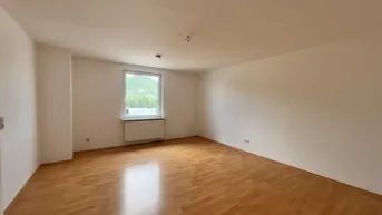 Expose Einziehen &amp; genießen: Große Wohnung mit Küche &amp; Badewanne