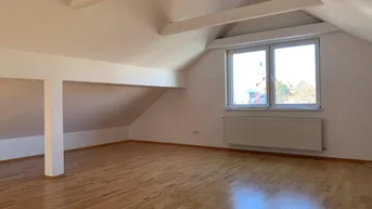 Expose Moderne, großzügige Doppelhaushälfte mit kleinem Garten