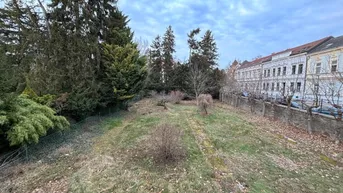 Expose Repräsentatives Grundstück in zentraler Lage mit viel Entwicklungspotential!