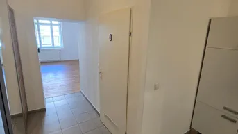 Expose Geräumige 1-Zimmer Wohnung mit separater Küche