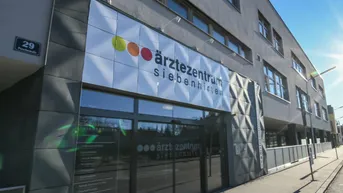 Expose ÄRZTEZENTRUM SIEBENHIRTEN - Große Arztpraxis Nähe U6