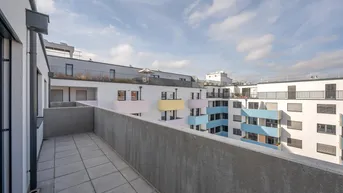 Expose Ruhelage: Heller 3-Zimmer-Neubau in Donaunähe mit Balkon