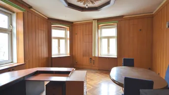 Expose Sanierungsbedürfitg - 4-Zimmer-Altbau in der Neustiftgasse