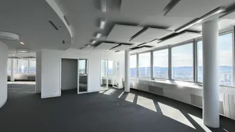 Expose Modernes Büro mit Aussicht im Milleniumtower