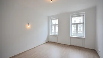 Expose Erstbezug nach Sanierung | Altbaubüro mit Stil