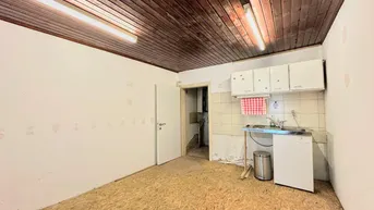 Expose Sanierungsbedürftige 1-Zimmer-Wohnung in zentraler Lage