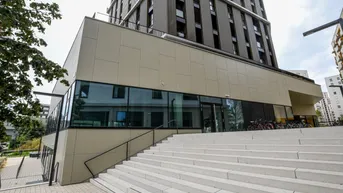 Expose Erstbezug | Moderne Gewerbefläche mit hoher Sichtbarkeit und Terrasse auf zwei Etagen
