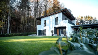 Expose Schlüsselfertig! Modernes Architektenhaus in malerischer Natur! Plus Pool, Terrassen, Carports