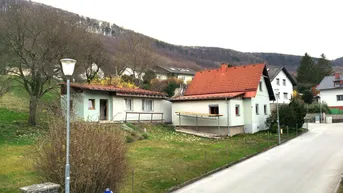 Expose Einfamilienhaus mit großem Eigengrund in idyllischer Ruhelage in Pottenstein / Fahrafeld