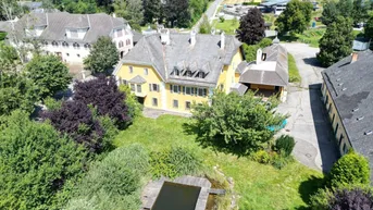 Expose ST.VEIT AN DER GLAN: MAJESTÄTISCHES HERRENHAUS IN EINZIGARTIGER NATUR MIT VIELSEITIGEN MÖGLICHKEITEN!