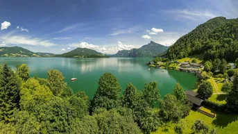Expose Segel einholen, Anker werfen und genießen / Traumhaftes Grundstück am Mondsee!