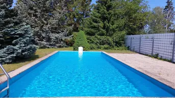 Expose Gönnen Sie sich tolle Annehmlichkeiten (Pool, Sauna, 2 Carports, 1 Garage...) nur 5 Min vom See entfernt!