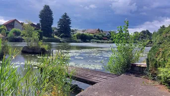 Expose Sehr großes Grundstück direkt am See !!