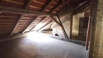 Expose Entwicklungsprojekt: BAUBEWILLIGTER ROHDACHBODEN NÄHE AUGARTEN!