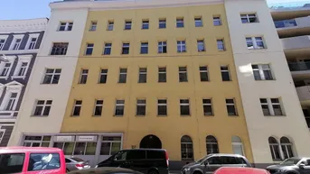 Expose UNSANIERTE ALTBAUWOHNUNGEN NÄHE AUGARTEN!