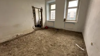 Expose UNSANIERTE ALTBAUWOHNUNGEN NÄHE AUGARTEN!