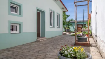 Expose Tradition trifft Lebensqualität – Sanierter Streckhof mit Charme in Schützen am Gebirge