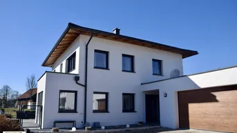 Expose Neuwertiges Einfamilienhaus in Überackern - 5 Zimmer, Garten &amp; Garage - Ihr Traum wartet!