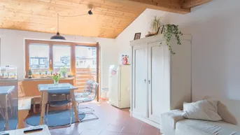 Expose Sonnige Altbau-Wohnung mit ausbaufähigem Dachboden in ruhiger Innenstadt- Lage