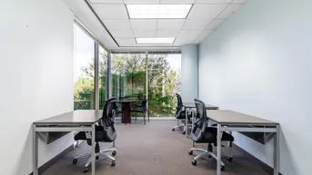 Expose All-inclusive-Zugang zu professionellen Büroräumen für 3 Personen in Regus Le Palais