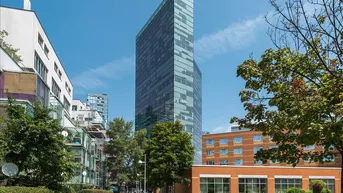 Expose Zugang zu professionellen Coworking-Bereichen in Regus Twin Towers 