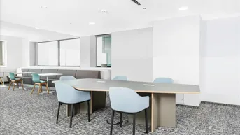 Expose Unbegrenzter Coworking zu unseren Öffnungszeiten in Regus Millennium Tower 