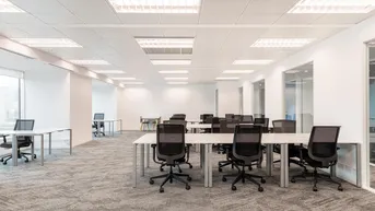 Expose Beziehen Sie einsatzbereite Großraumbüros für 10 Personen in Regus Smart City 