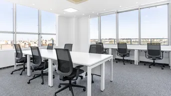 Expose Großraumbüros für 10 Personen in Regus Flybridge 