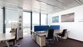 Expose All-inclusive-Zugang zu Coworking-Bereichen in Regus Twin Towers 