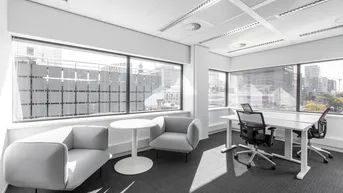 Expose Privater Büroraum für 3 Personen in Regus Modepark Röther