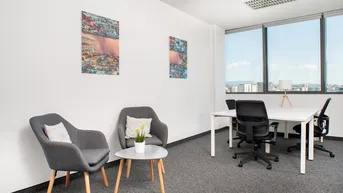 Expose Privater Büroraum für 3 Personen in Regus DC Tower