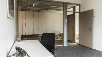 Expose All-inclusive-Zugang zu professionellen Büroräumen für 1 Person in Regus Smart City 