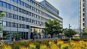 Expose Privater Büroraum für 1 Person in Spaces Square One​​