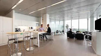 Expose Unbegrenzter Bürozugang zu unseren Öffnungszeiten in Regus Twin Towers 