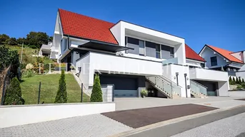 Expose * Göttling - Neuwertige Doppelhaushälfte in ruhiger und sonniger Wohnlage mit schönem Ausblick *