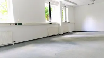 Expose Attraktive Gewerbeimmobilie in Toplage, Salzburg Maxglan - 139m², gelegen im EG; angenehmes Raum- und Arbeitsklima; mit Grün- sowie Parkflächen direkt vor dem Haus