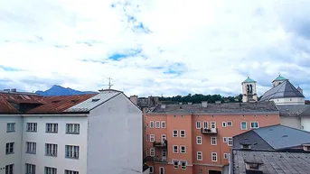 Expose Altstadtwohnung mit großem Balkon und fantastischer Aussicht vom 5. Stock - luxuriöse 125m² über den Dächern des Andräviertels (Salzburg Stadt)