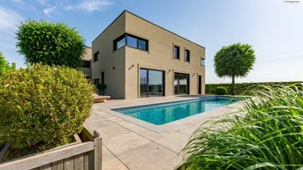 Expose Traumhafte Designvilla mit Pool – Idyllisches Refugium nahe dem Mattsee