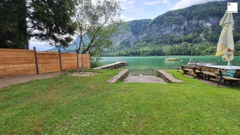 Expose SPITZENLAGE! Großzügiges Campingareal direkt am Mondsee zu verkaufen – 2.200 m² mit traumhaftem Bergpanorama