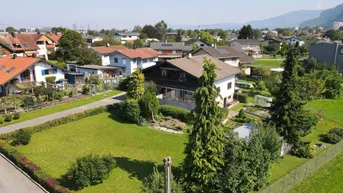 Expose Zweifamilienhaus auf sehr großem Grundstück in Hohenems