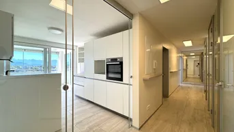 Expose Hochwertig sanierte 4-Zimmer-Wohnung mit großer Loggia &amp; Balkon