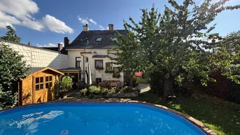 Expose Schönes Einfamilienhaus mit Pool! Besonderes Angebot!